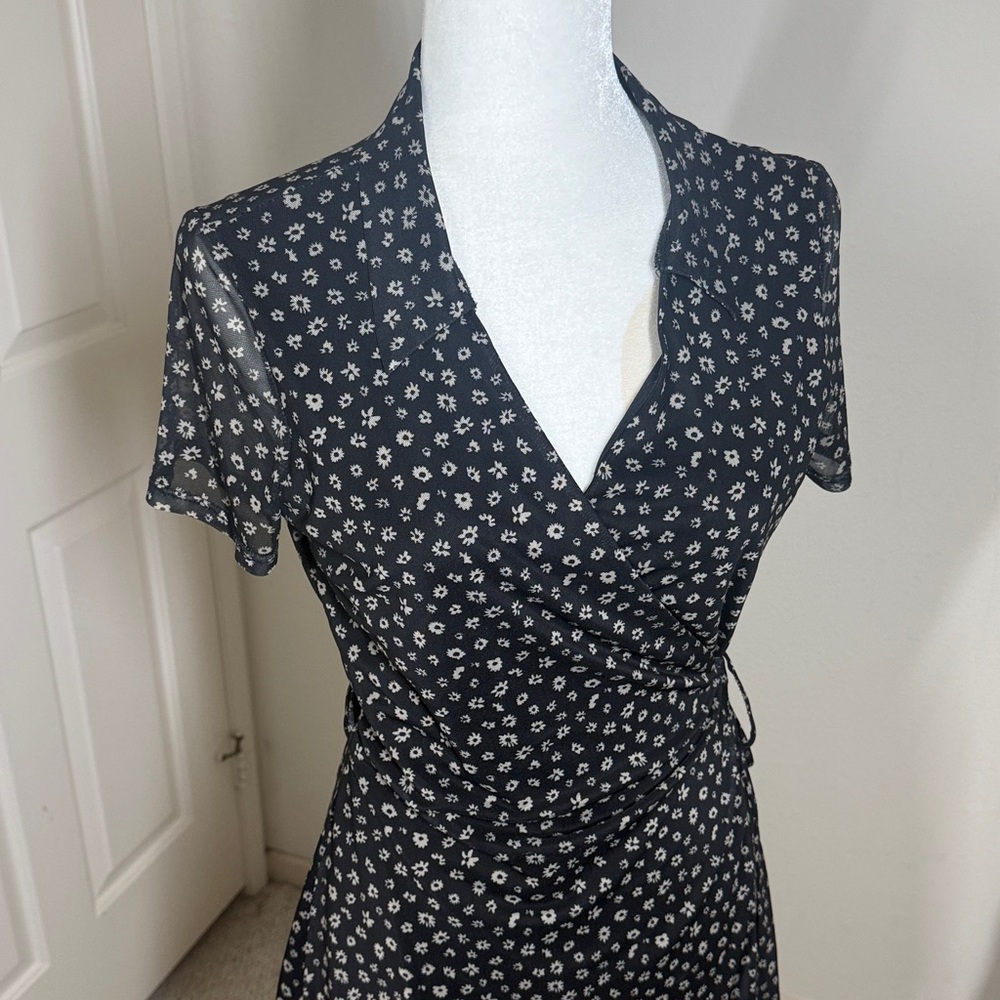 Urban Outfitters Black and White Floral Wrap Dress - Picture 2 of 8